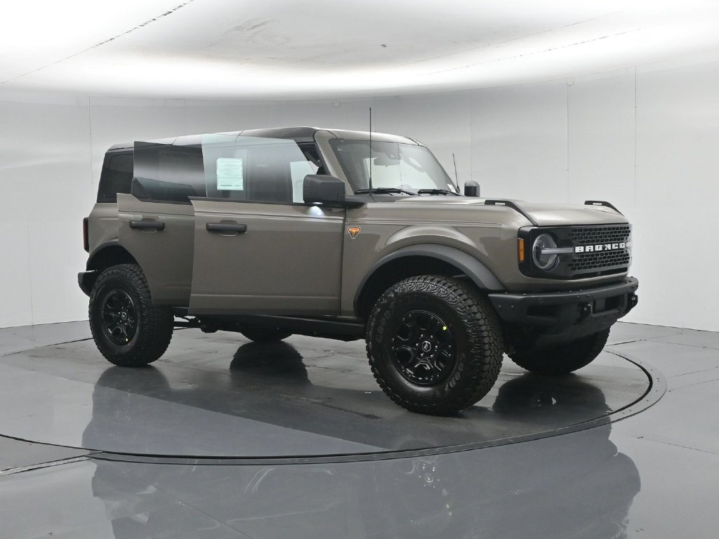New 2026 Marsh Gray Ford Badlands image 32
