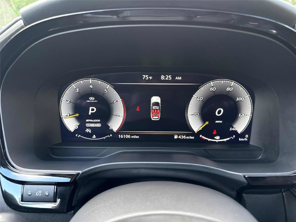 Used 2025 Black INFINITI LUXE image 16