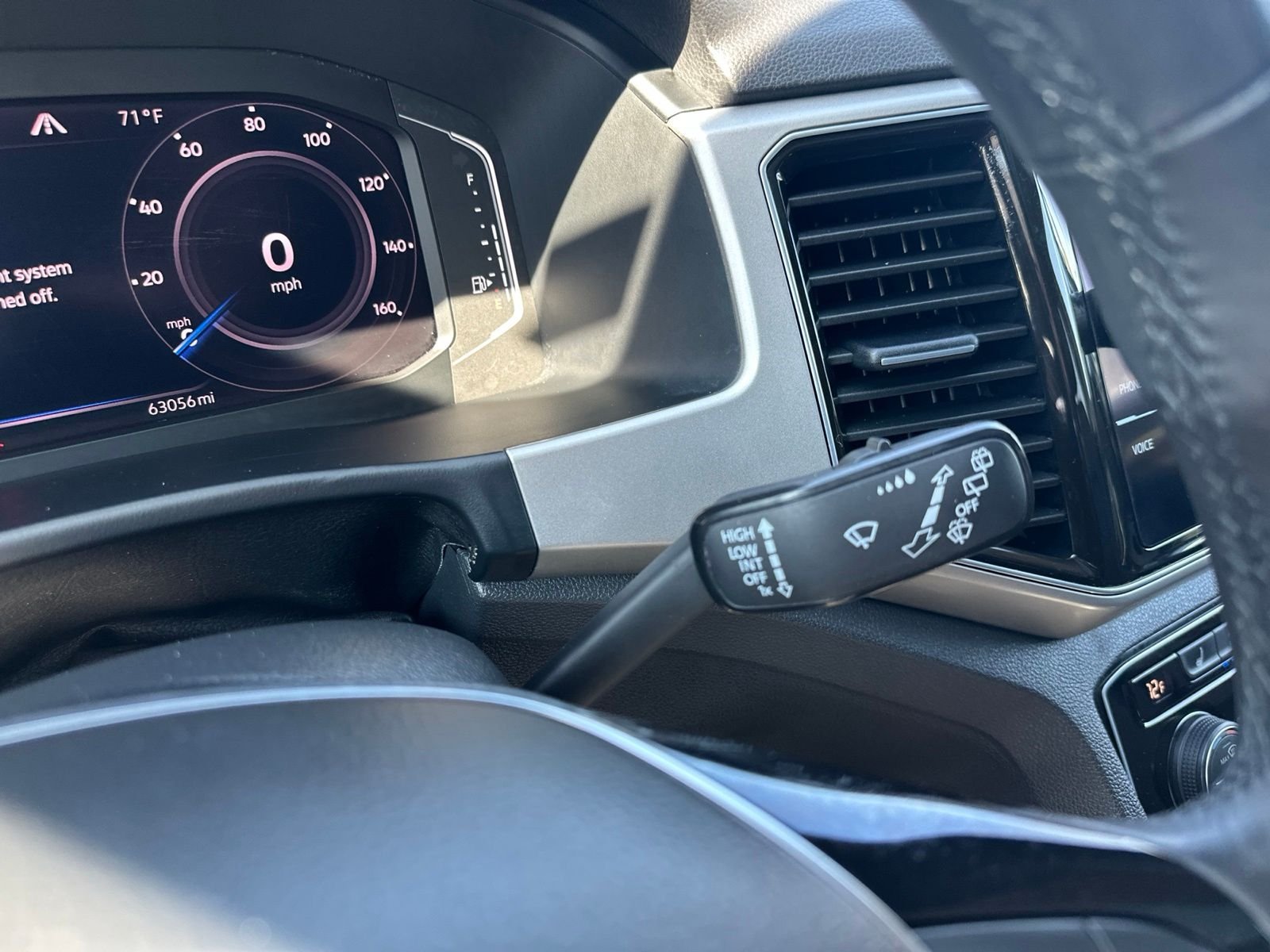 Used 2019 Gray Volkswagen SEL Premium image 64