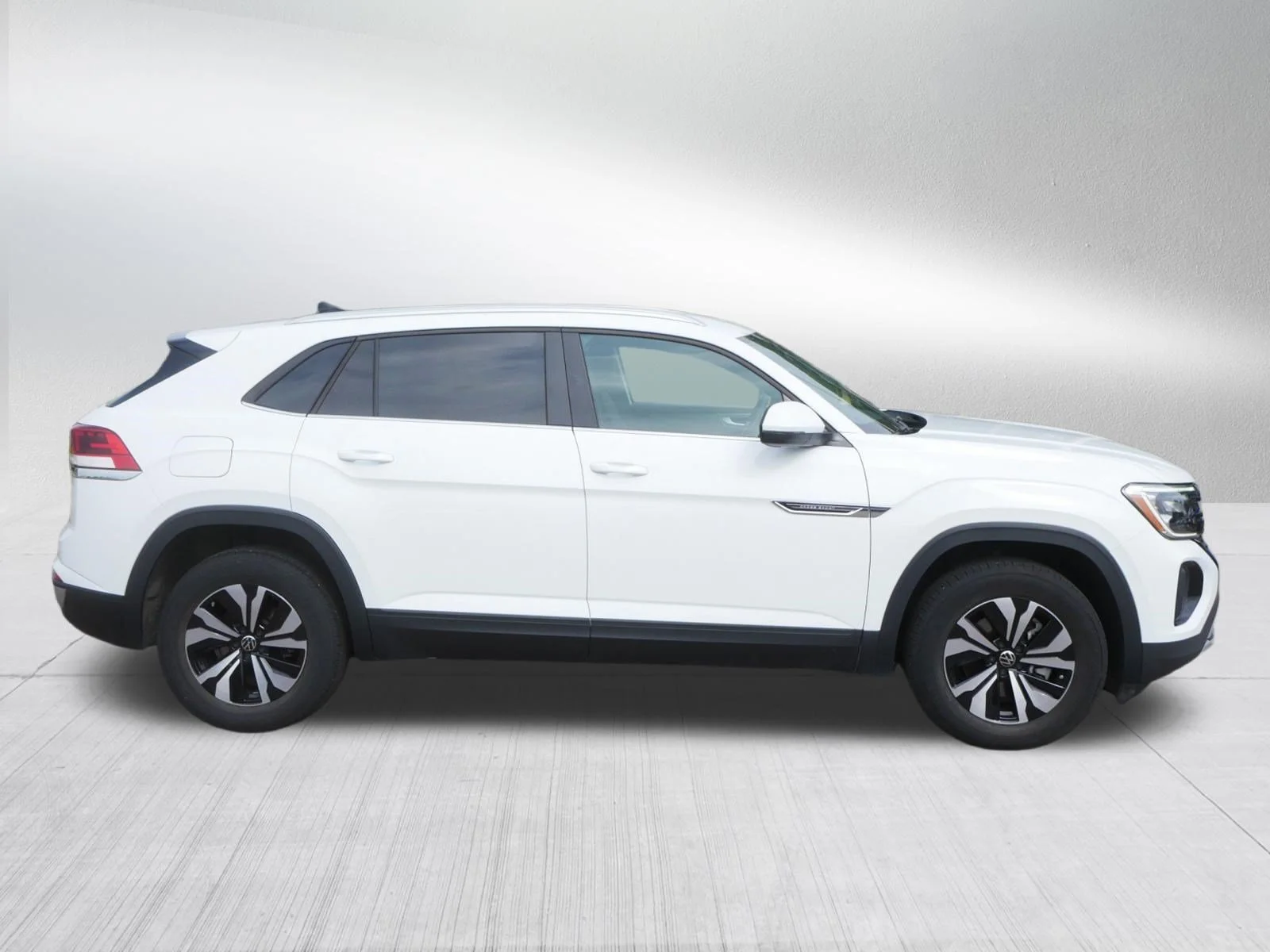 Used 2024 Pure White Volkswagen 2.0T SE image 8