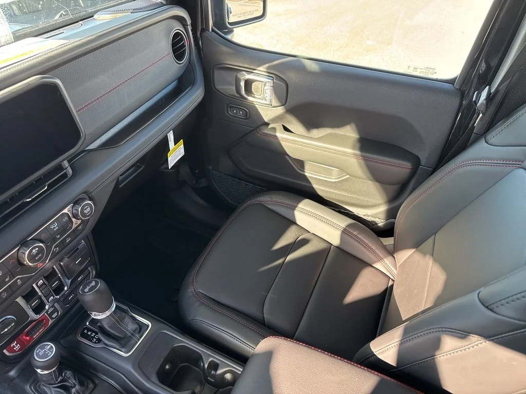 New 2026 Black Clear-Coat Exterior Paint Jeep Rubicon X image 32