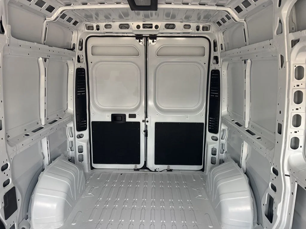 New 2026 Bright White Clear-Coat Exterior Paint RAM Tradesman image 19