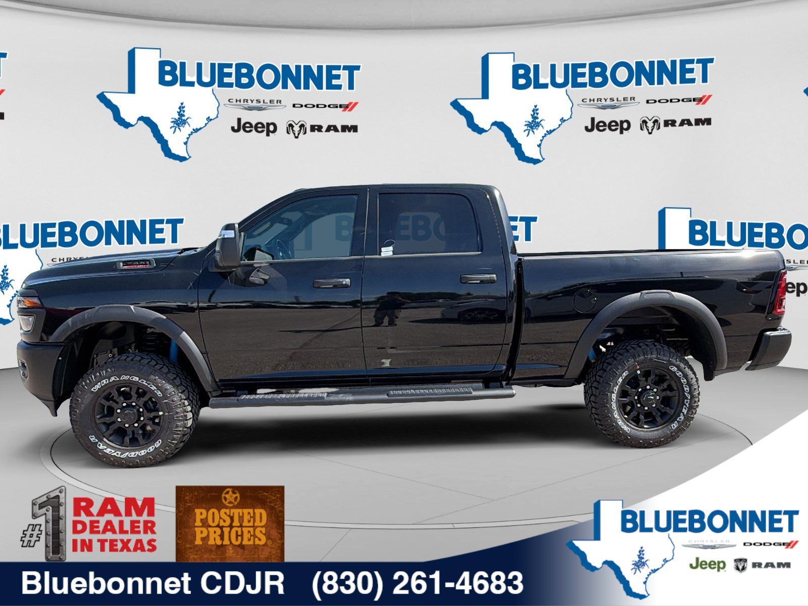 New 2026 Diamond Black Crystal Pearl-Coat Exterior Paint RAM Tradesman image 8