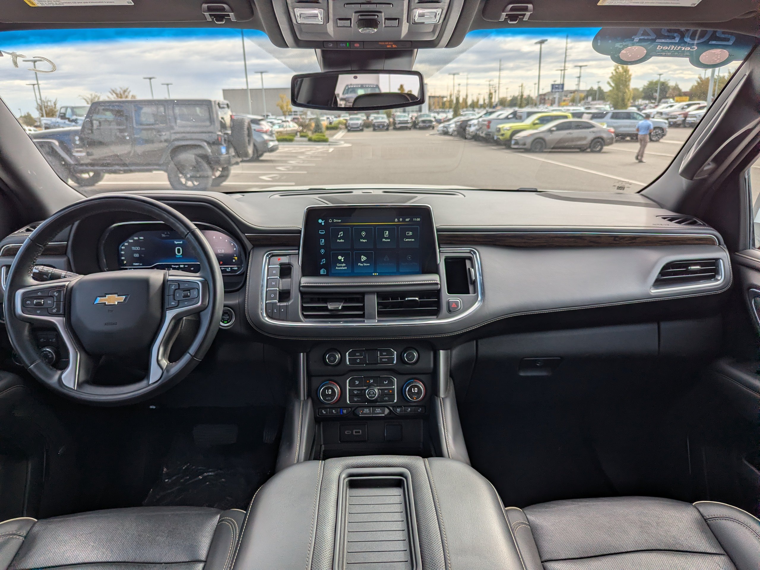 2024 Chevrolet Suburban Premier - Photo 29
