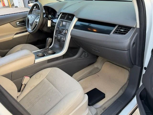 Used 2011 White Suede Ford SE image 41