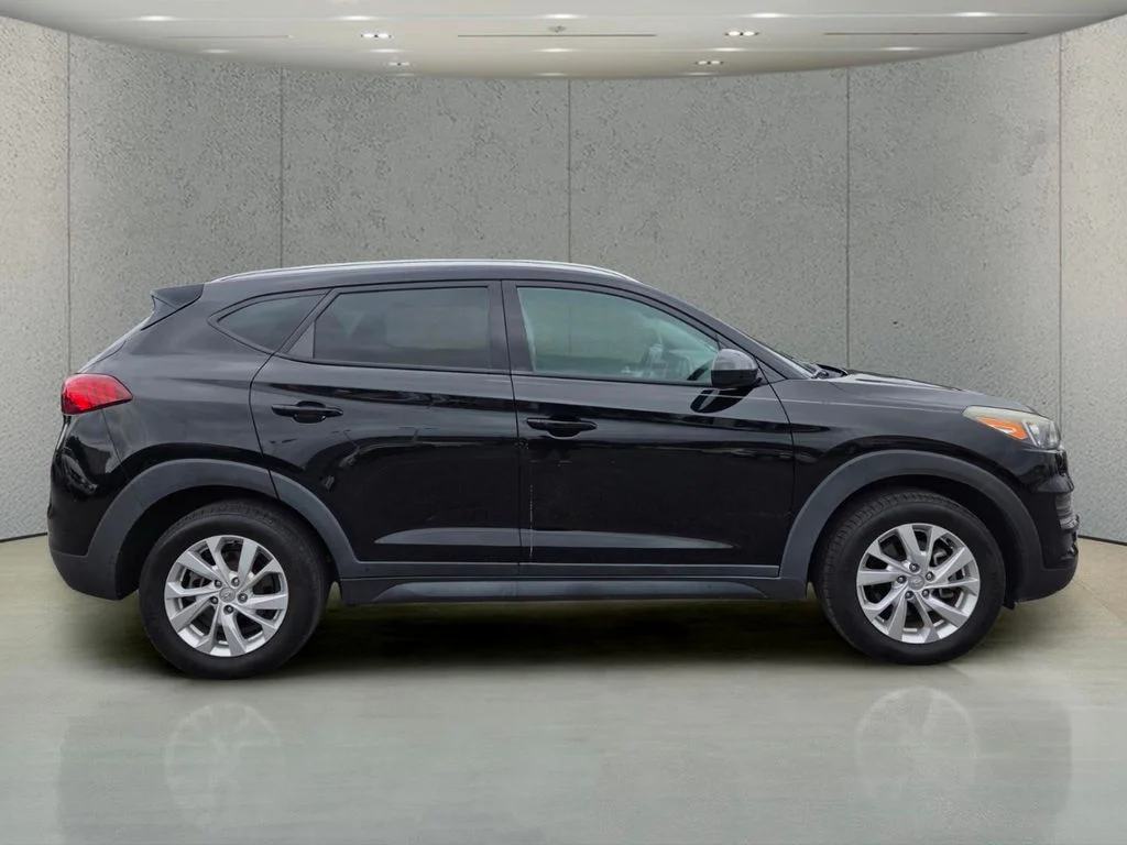Used 2019 Black Hyundai Value image 6