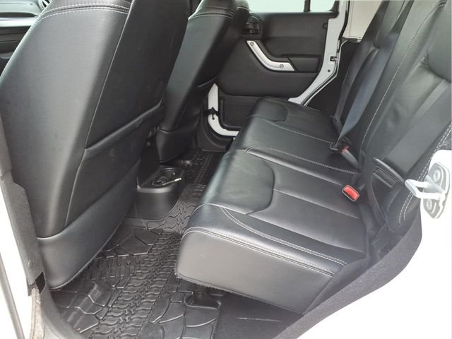 Used 2018 White Jeep Unlimited Sahara image 16