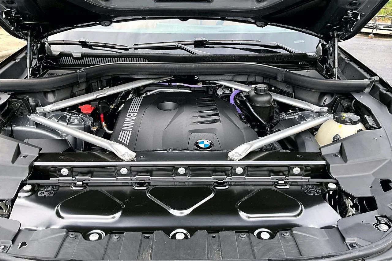 Certified Used 2024 Gray BMW xDrive40i image 36