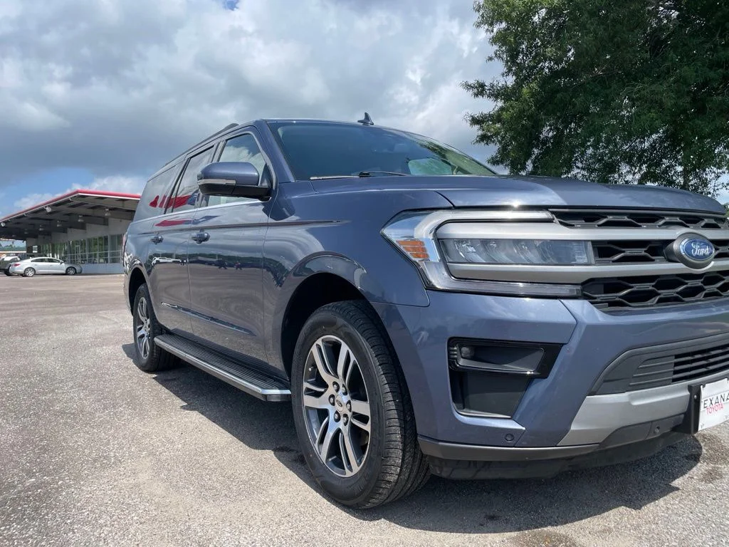 Used 2023 Blue Ford XLT image 10