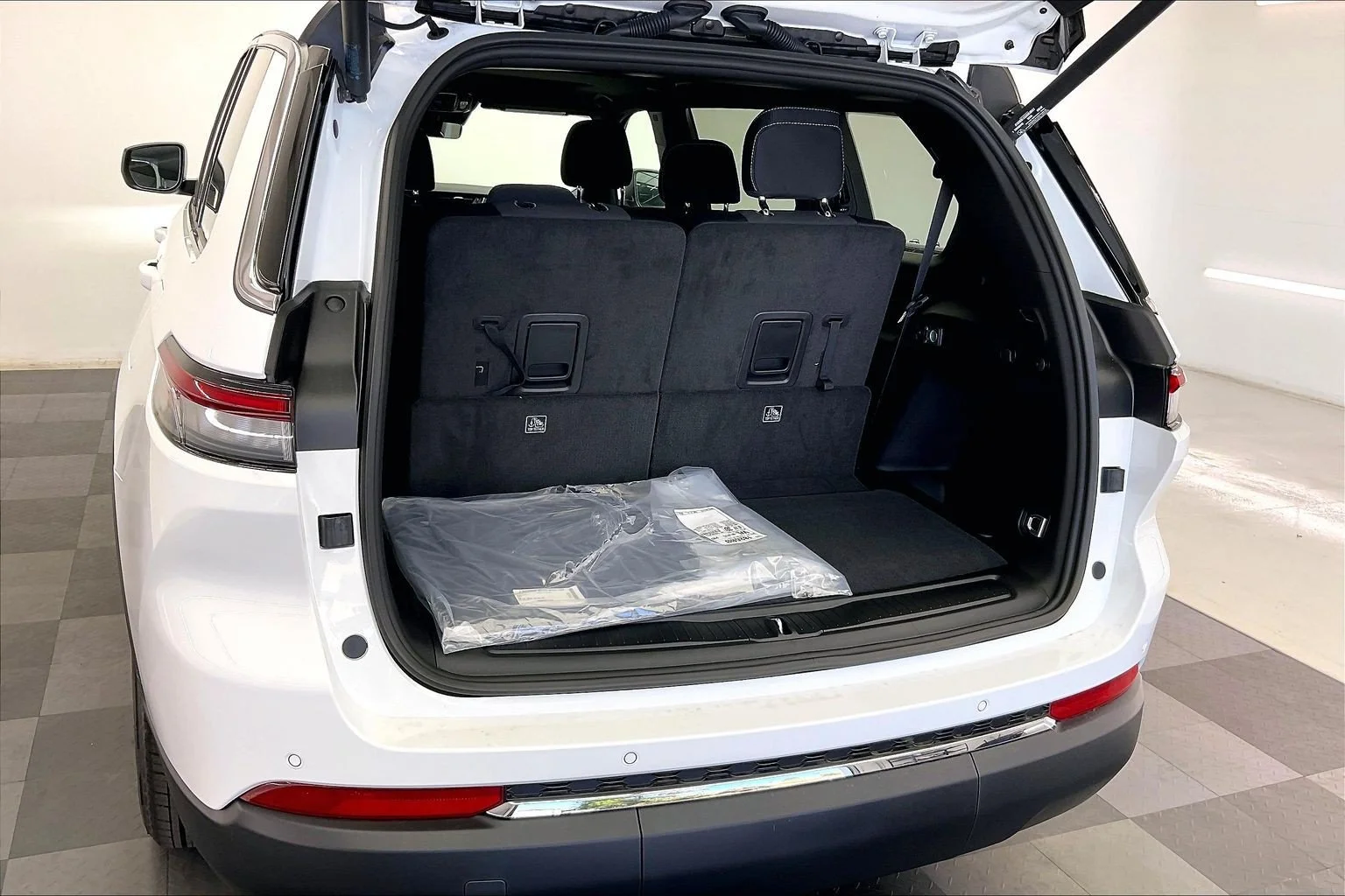 New 2026 Bright White Clearcoat Jeep Laredo X image 11