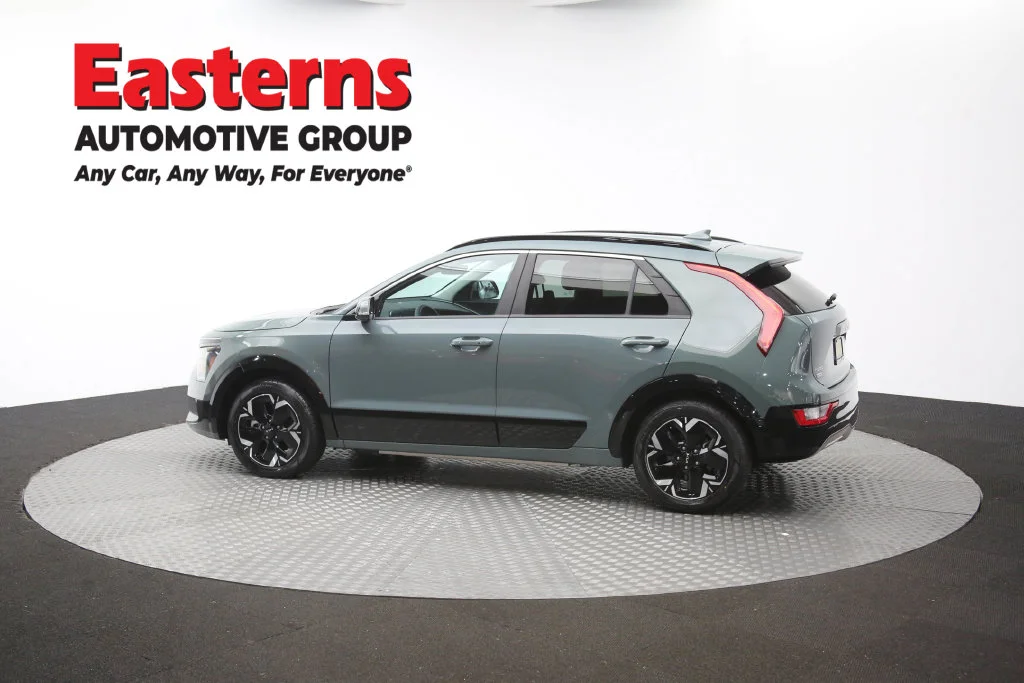 Used 2023 Green Kia Wind image 61