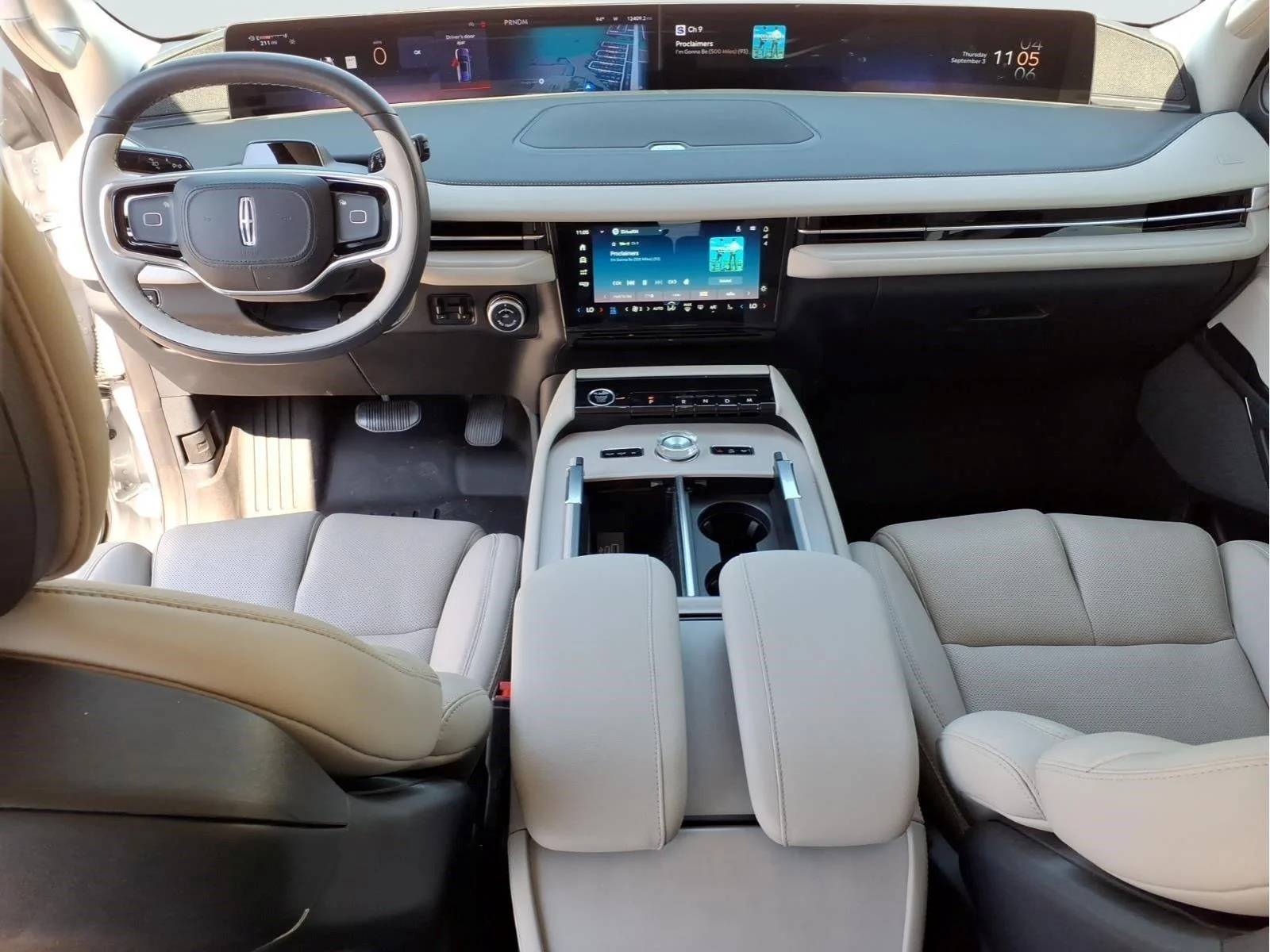 Used 2026 Crystal White Metallic Clearcoat Lincoln Reserve image 18