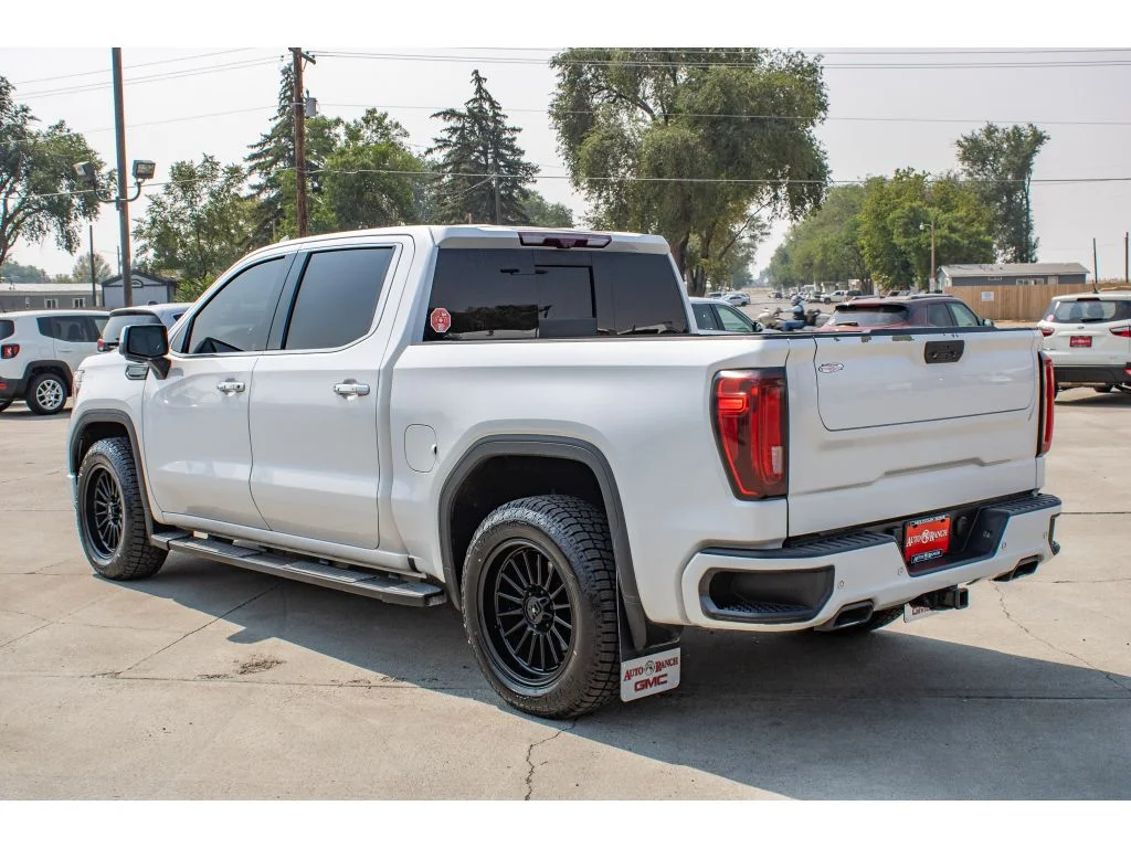 Used 2021 White Frost Tricoat GMC Denali image 6