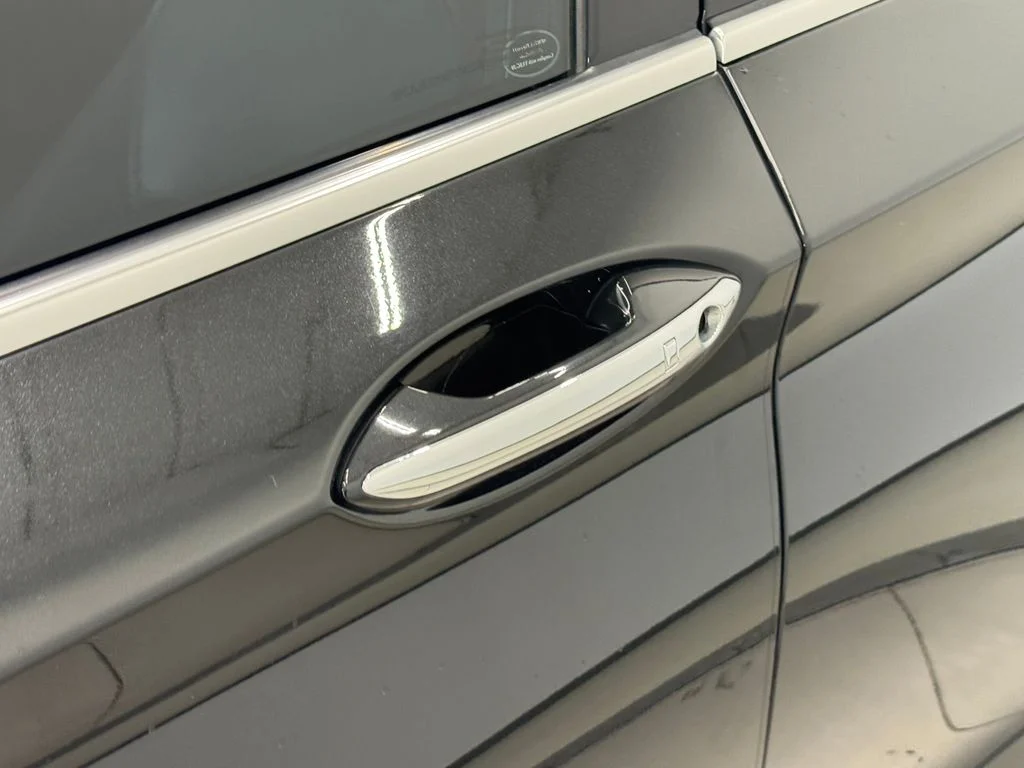 Certified Used 2022 Black INFINITI LUXE image 10