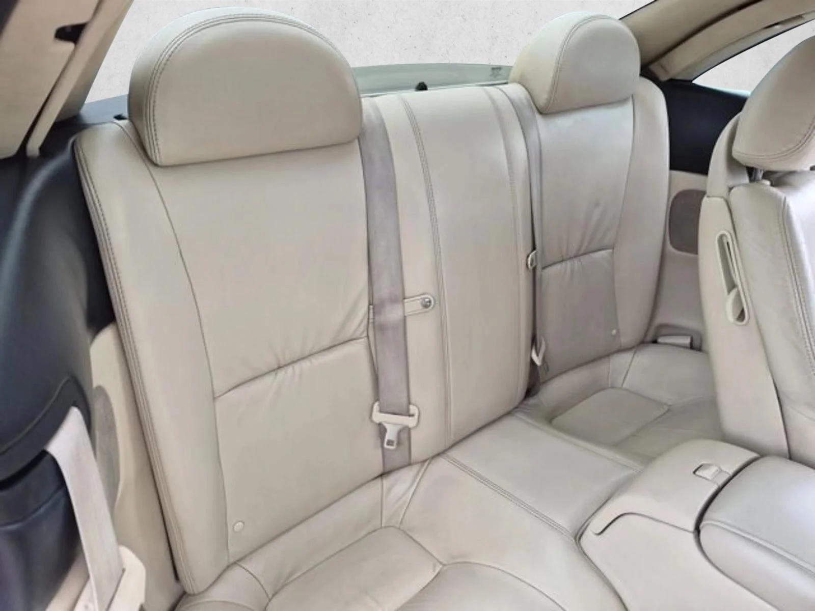 Used 2005 Red Lexus  image 17