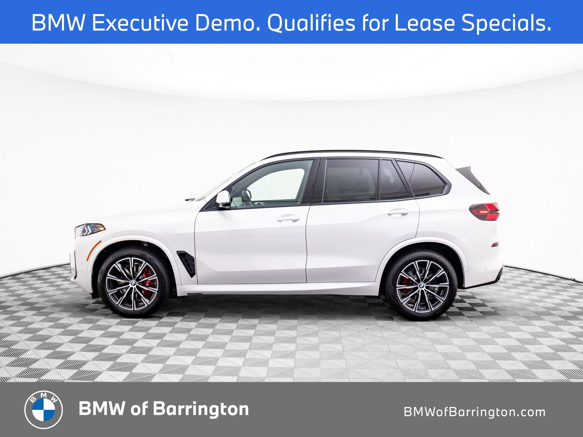 Certified Used 2026 Mineral White Metallic BMW xDrive40i image 2