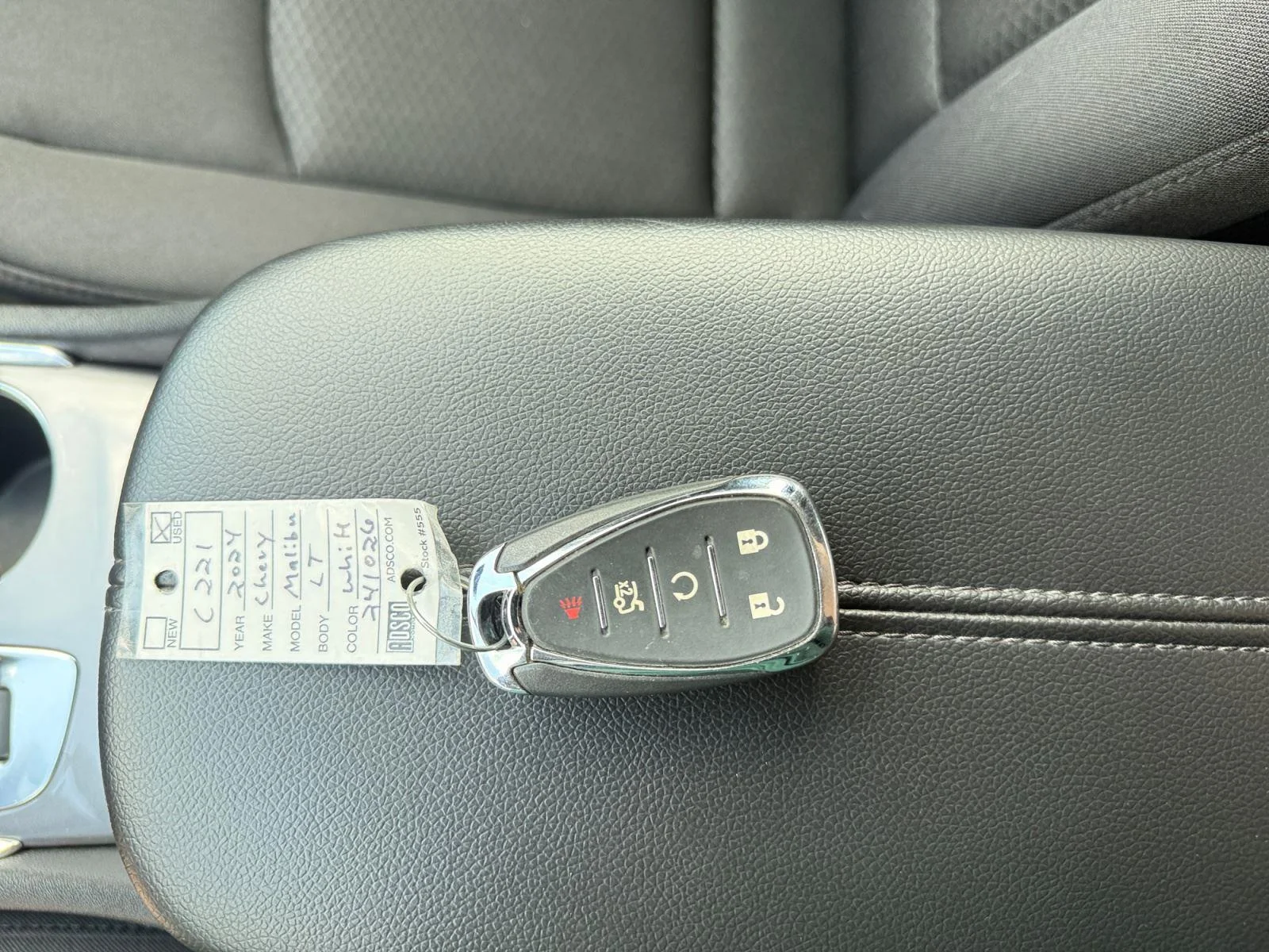 Used 2024 Summit White Chevrolet 1LT image 29