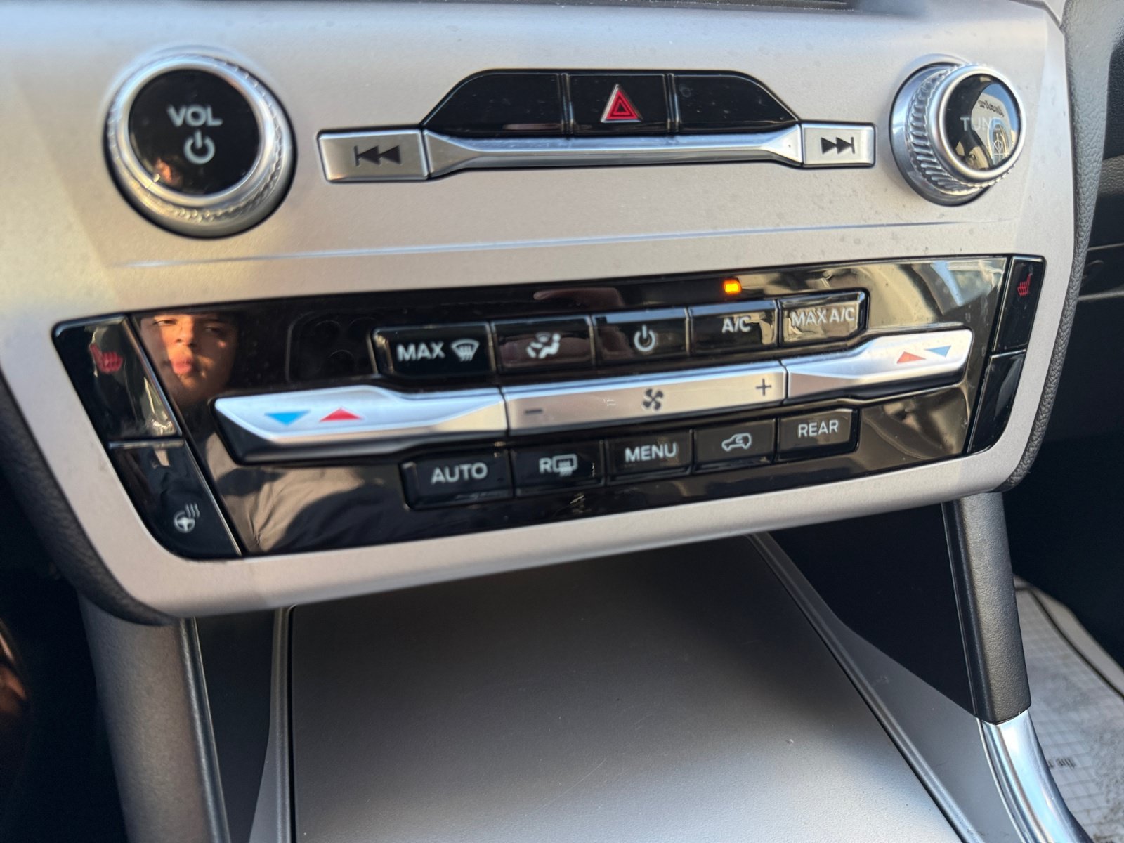 Used 2023 White Metallic Ford XLT image 16