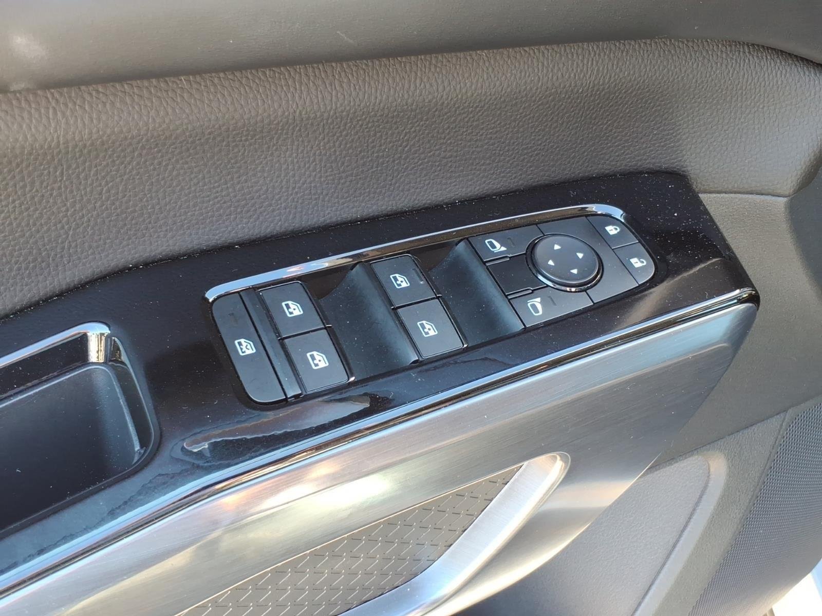 Used 2024 Super Black Nissan SL image 14