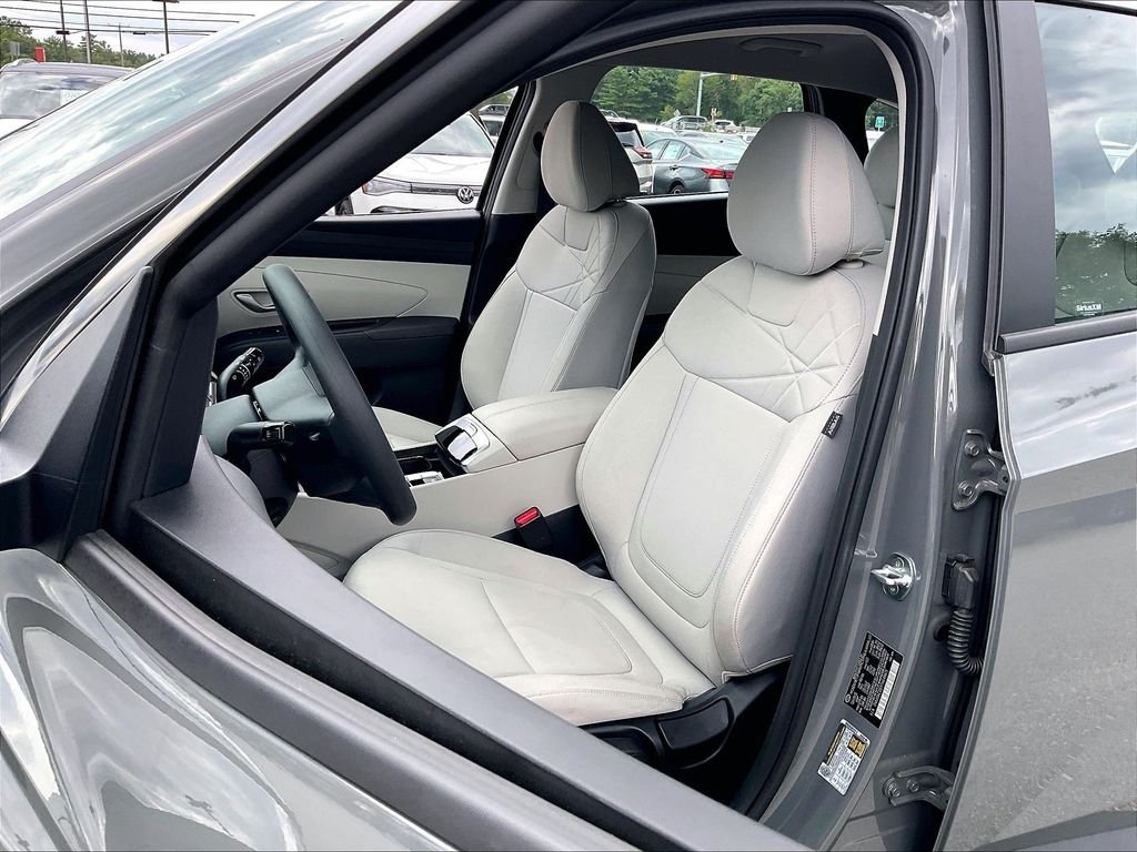 Used 2026 Hampton Gray Hyundai SE image 9