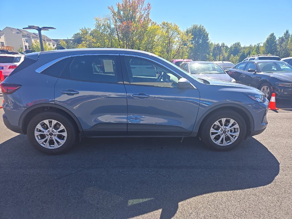 Used 2024 Vapor Blue Ford Active image 5
