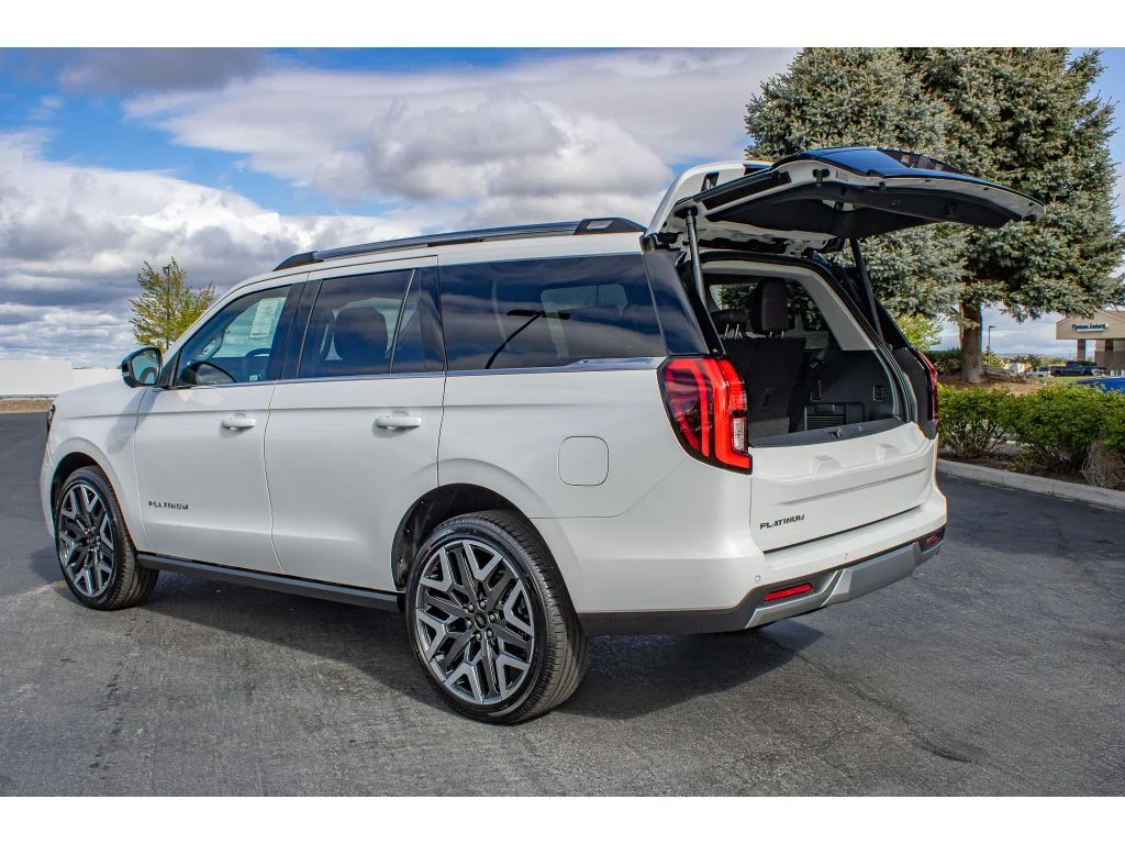 New 2026 Star White Metallic Tri-Coat Ford Platinum® image 9