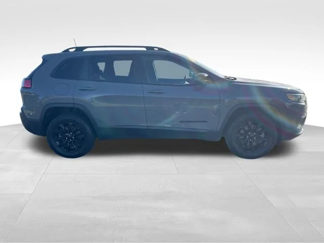 Used 2023 Gray Jeep Altitude Lux 4x4 image 7