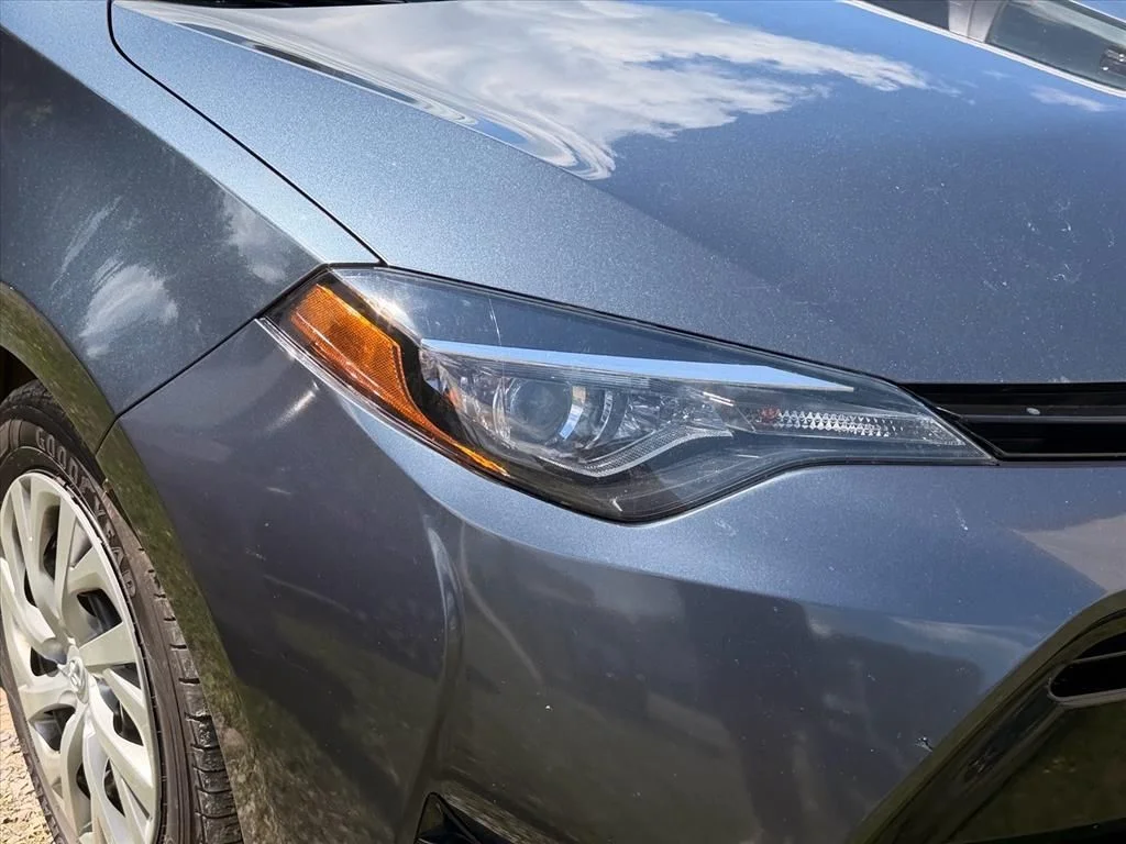 Used 2018 Gray Toyota LE image 31
