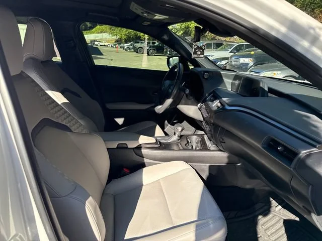 Used 2020 White Pearl Lexus 250h Base image 9
