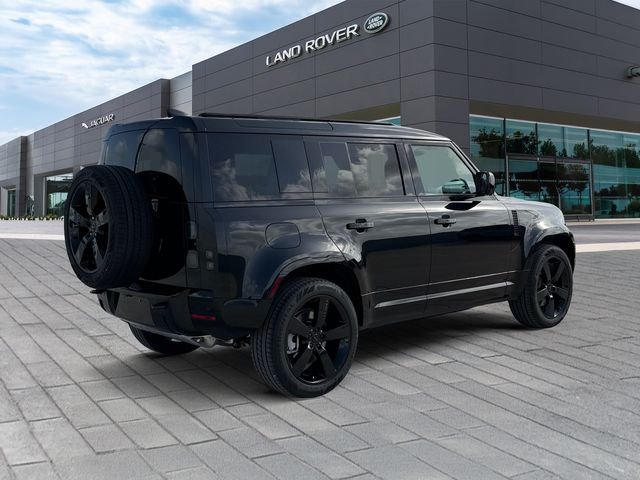 New 2026 Santorini Black Land Rover X-Dynamic SE image 5
