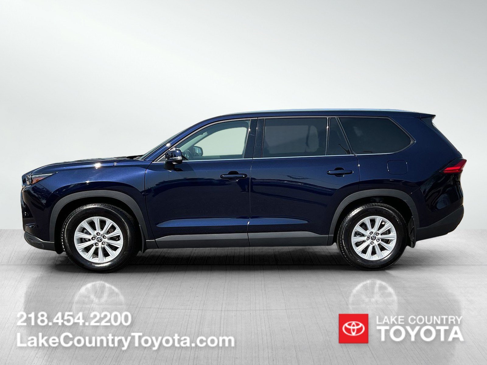 Used 2024 Toyota Grand Highlander XLE with VIN 5TDAAAB51RS026956 for sale in Brainerd, Minnesota