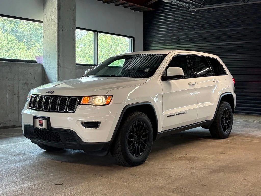 2017 Jeep Grand Cherokee Laredo 4WD's photo