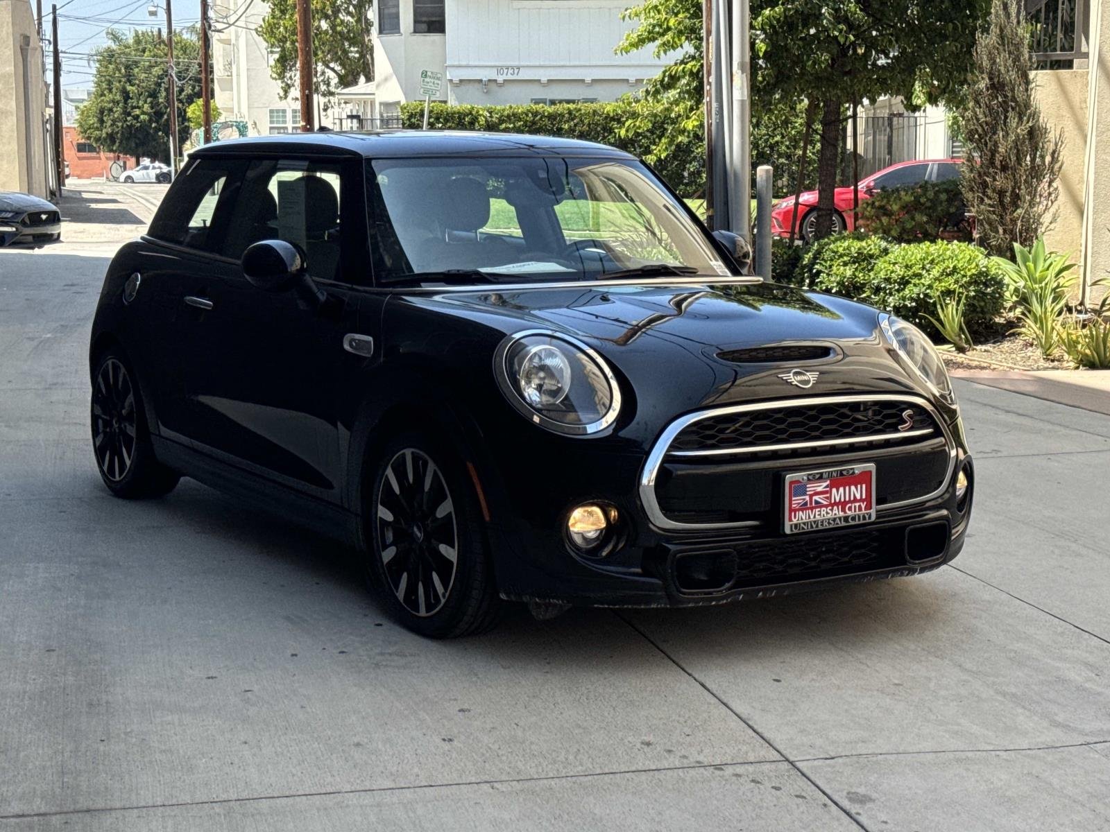 2019 MINI Hardtop Cooper S Signature's photo
