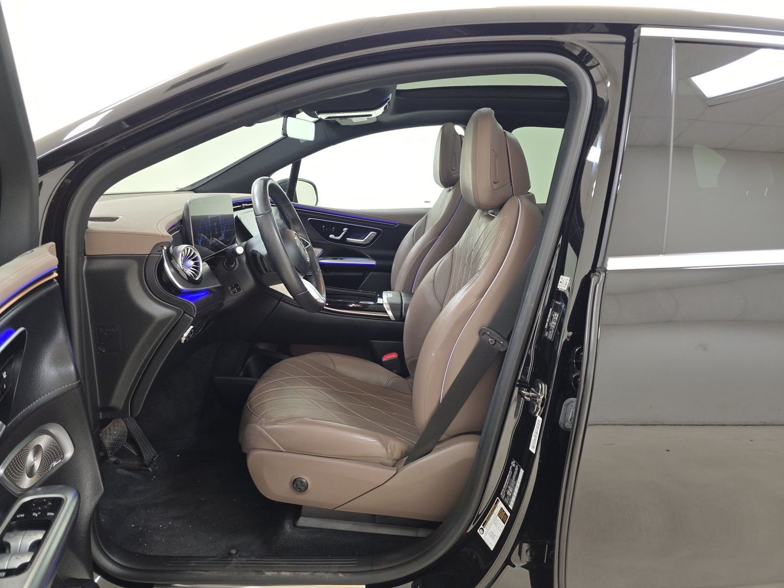 Used 2023 Black Mercedes-Benz 350 SUV image 3