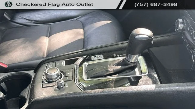 Used 2017 Snowflake White Pearl Mazda Touring image 6