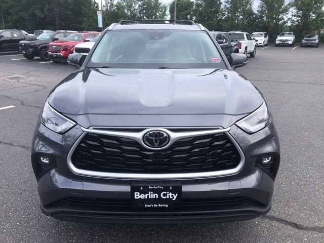 Used 2023 Gray Toyota XLE image 8