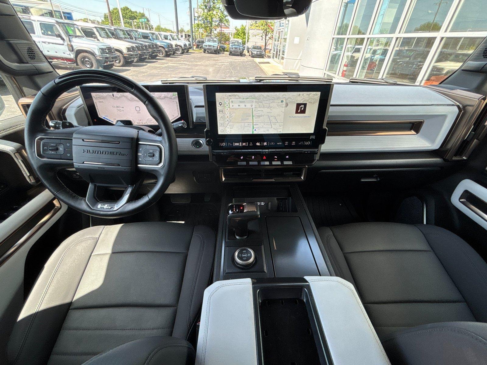 Used 2025 Interstellar White GMC 2X image 35