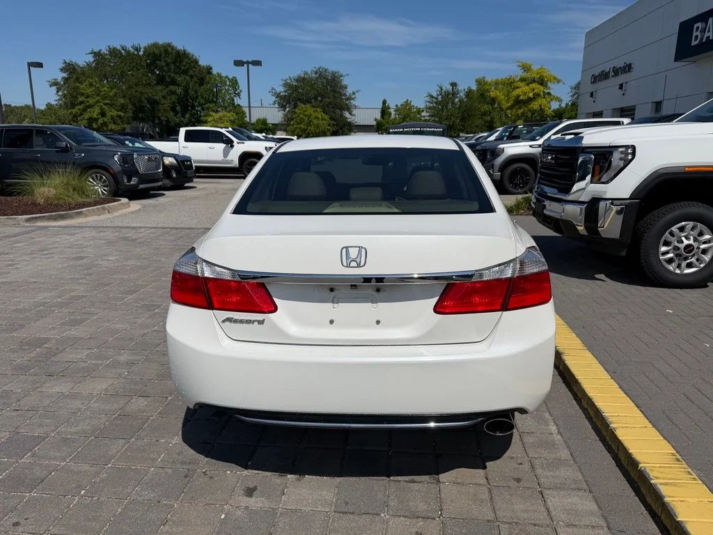 Used 2014  Honda LX image 7