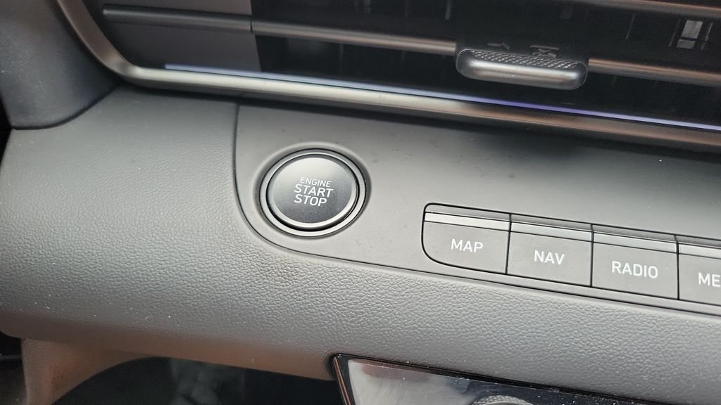 2025 Hyundai Elantra Blue - Photo 23