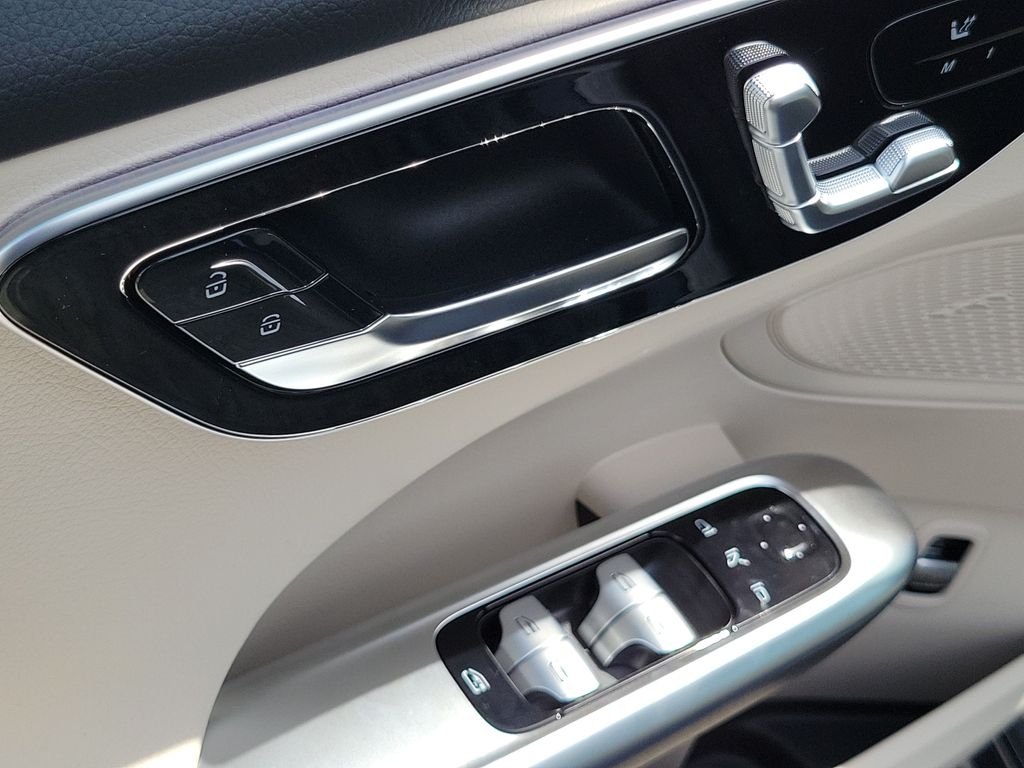 New 2026 Twilight Blue Metallic Mercedes-Benz C 300 image 17