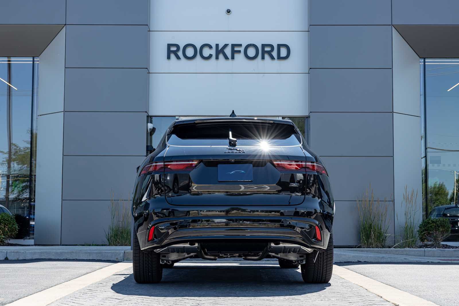 2026 Jaguar F-Pace R-Dynamic S - Photo 7
