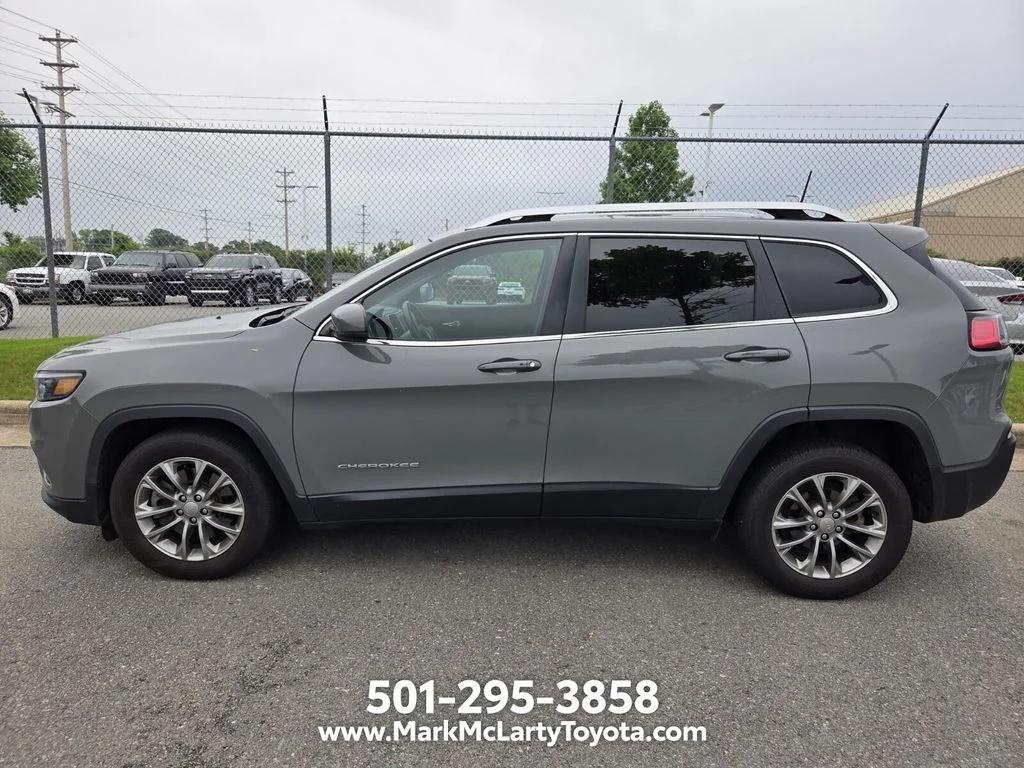 Used 2020 Gray Jeep Latitude Plus image 5