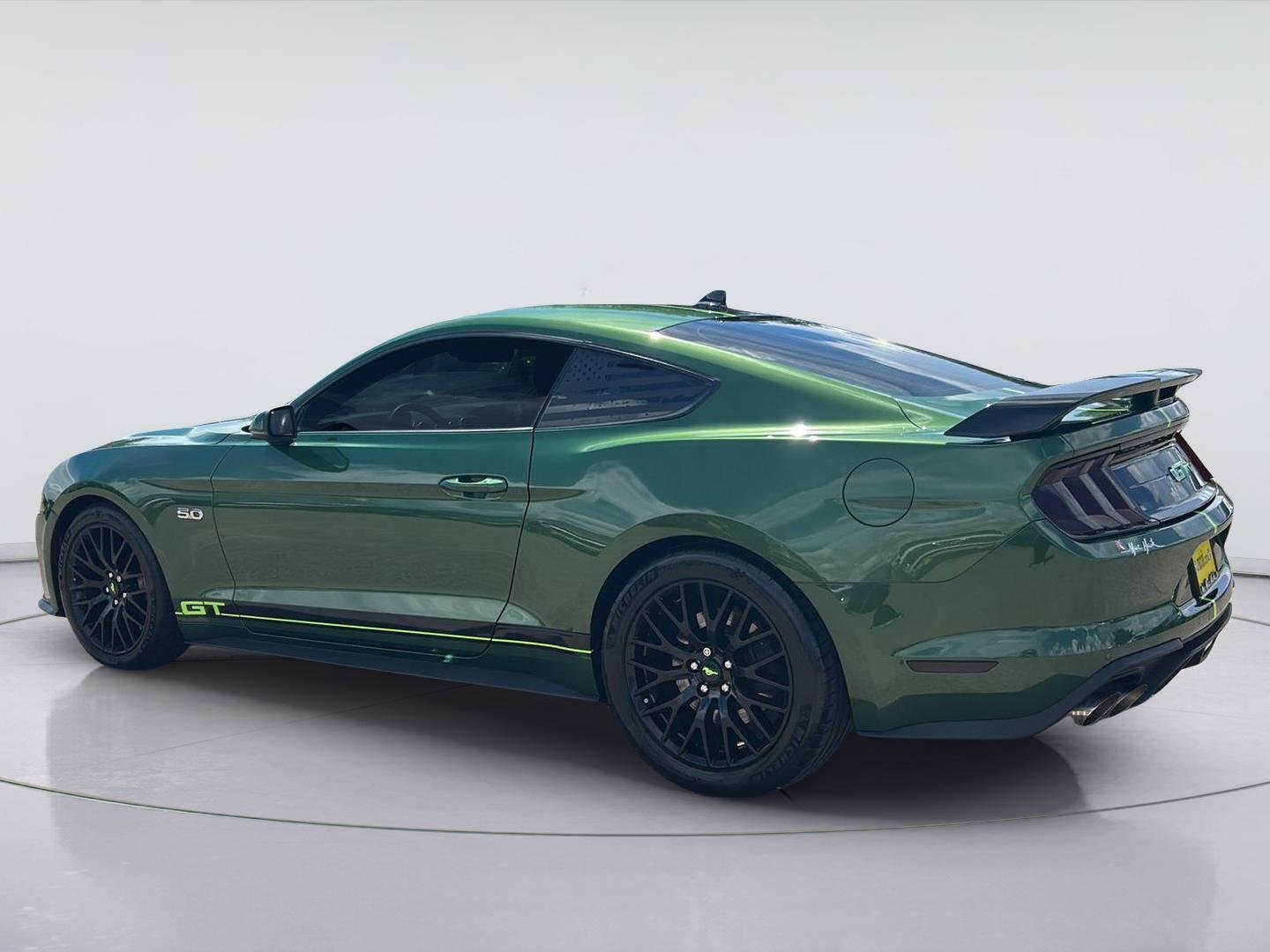 Used 2022 Eruption Green Ford GT Premium image 6