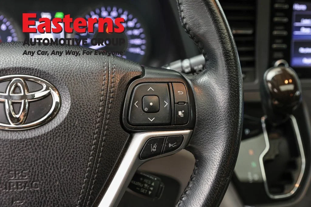 Used 2019 Red Toyota XLE image 16