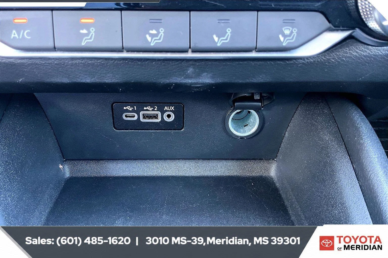 Used 2025 Gun Metallic Nissan SV image 23