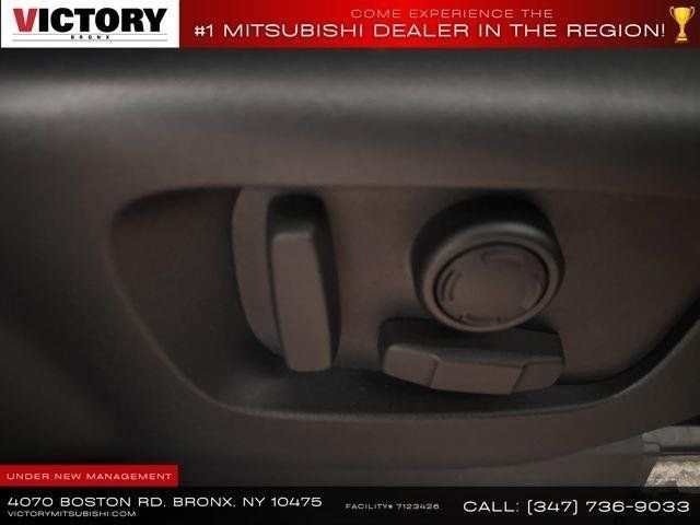 Used 2018 Gray Land Rover HSE image 19
