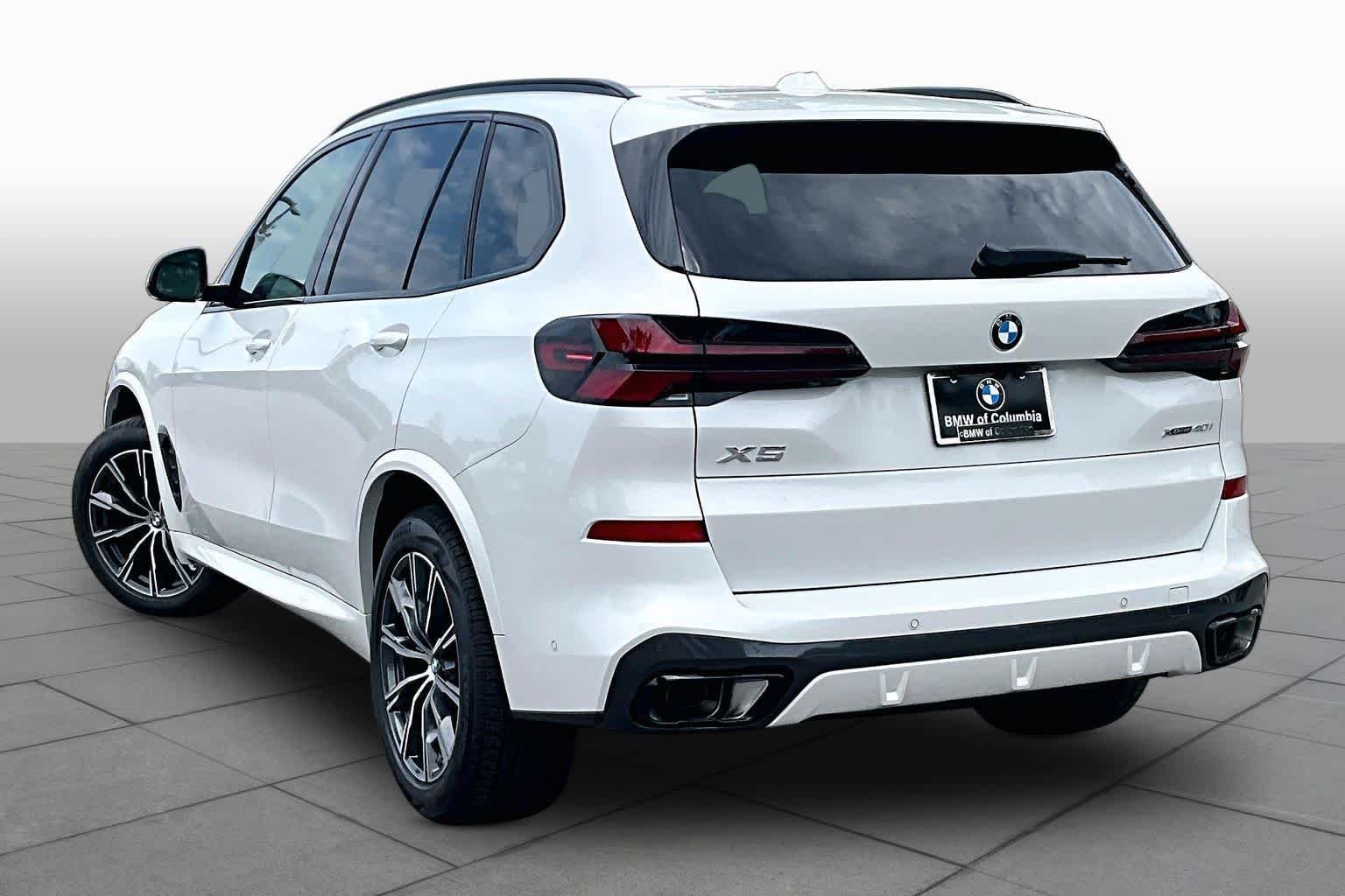 New 2026 Mineral White Metallic BMW xDrive40i image 12