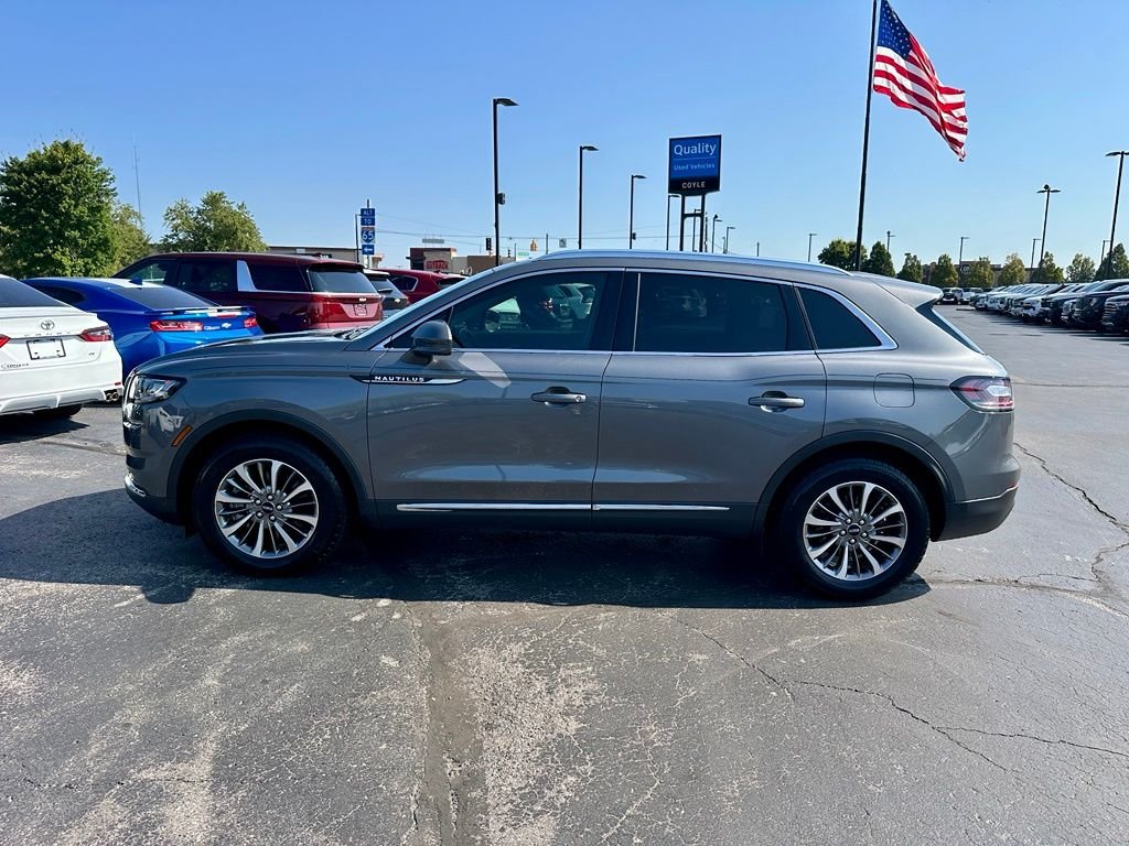 Used 2023 Gray Lincoln Standard image 6