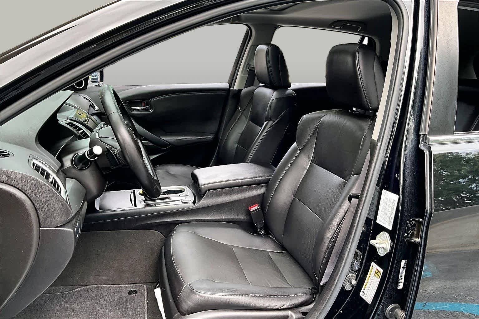 Used 2017 Crystal Black Pearl Acura w/Technology Pkg image 8