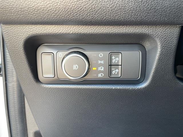 New 2026 Oxford White Ford XLT image 40